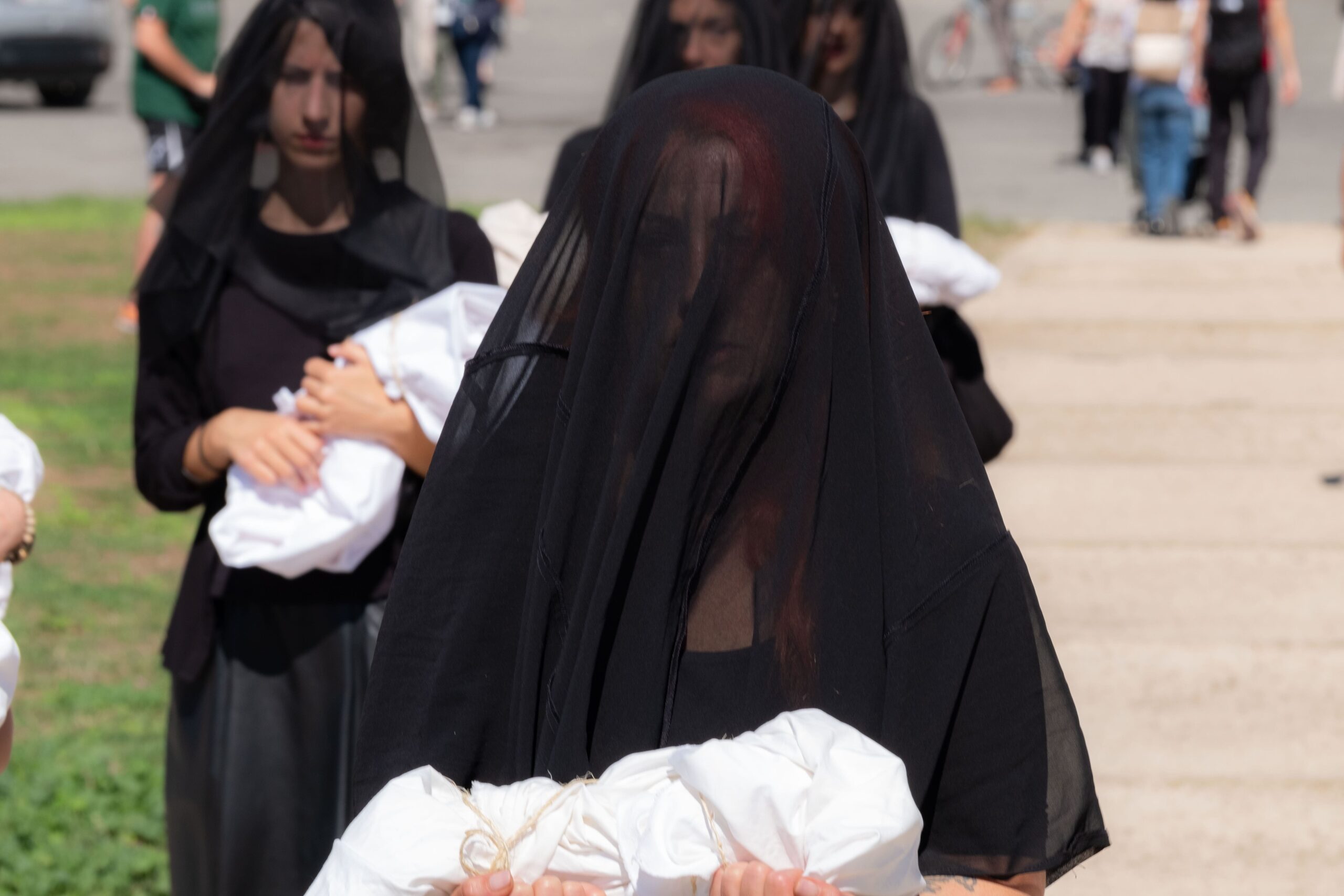 i-bambini-non-devono-morire-la-performance-di-giovanna-damico-8431-min