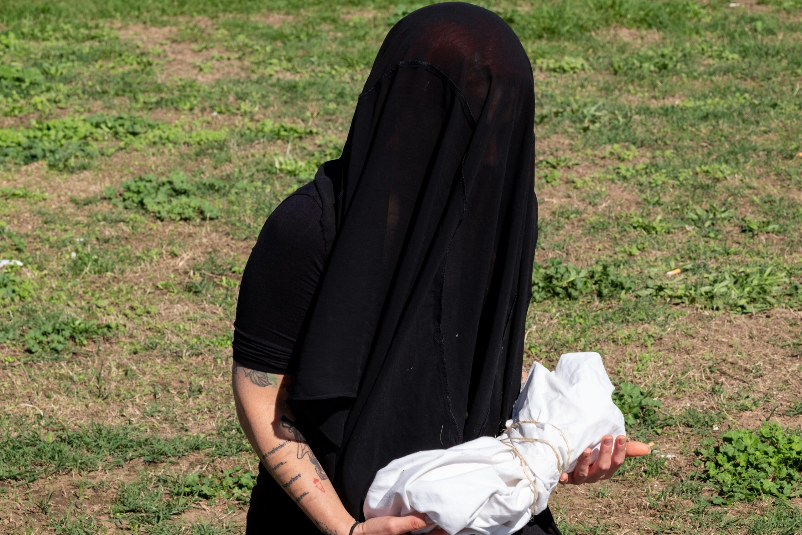 i-bambini-non-devono-morire-la-performance-di-giovanna-damico-8464-min